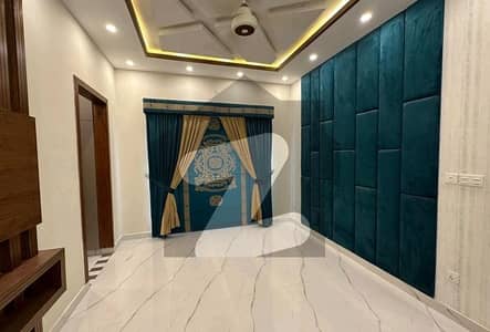 Unoccupied House Of 10 Marla Is Available For sale In Bahria Town