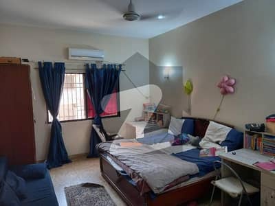 4 bed flat nice condition