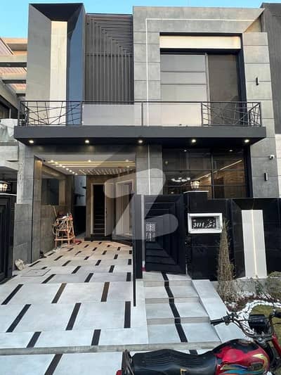 ڈی ایچ اے 11 رہبر فیز 2 ڈی ایچ اے 11 رہبر,لاہور میں 3 کمروں کا 5 مرلہ مکان 2.55 کروڑ میں برائے فروخت۔