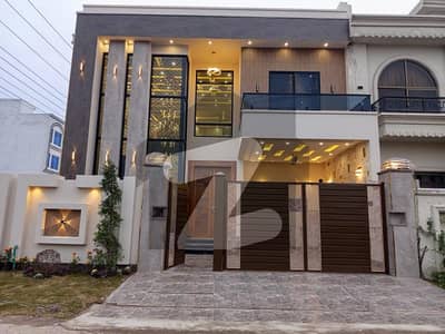 گارڈن ٹاؤن فیز 3 گارڈن ٹاؤن,گوجرانوالہ میں 5 کمروں کا 10 مرلہ مکان 4.5 کروڑ میں برائے فروخت۔