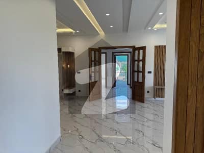 ڈی ۔ 12 اسلام آباد میں 7 کمروں کا 1 کنال مکان 23.0 کروڑ میں برائے فروخت۔