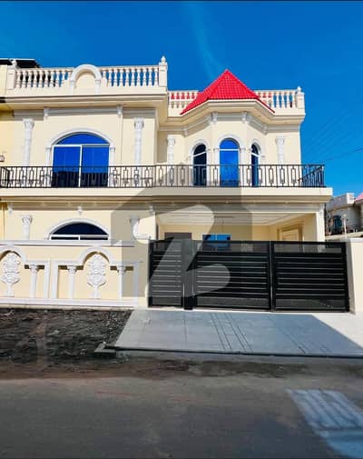 بش ایگزیکٹو ولاز ملتان میں 5 کمروں کا 6 مرلہ مکان 2.35 کروڑ میں برائے فروخت۔