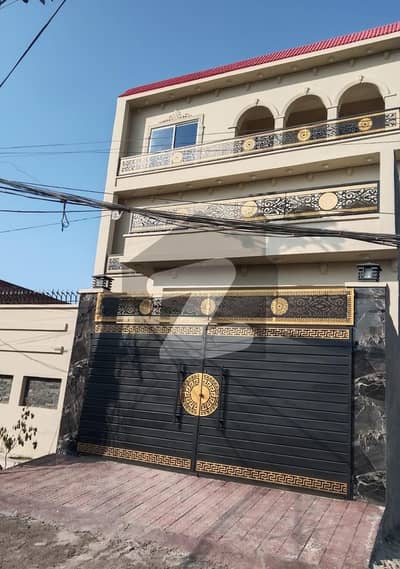 بہادر پور ملتان میں 5 کمروں کا 8 مرلہ مکان 2.3 کروڑ میں برائے فروخت۔