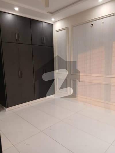 لیک سٹی ۔ سیکٹر ایم ۔ 2اے لیک سٹی,رائیونڈ روڈ,لاہور میں 3 کمروں کا 10 مرلہ بالائی پورشن 85.0 ہزار میں کرایہ پر دستیاب ہے۔