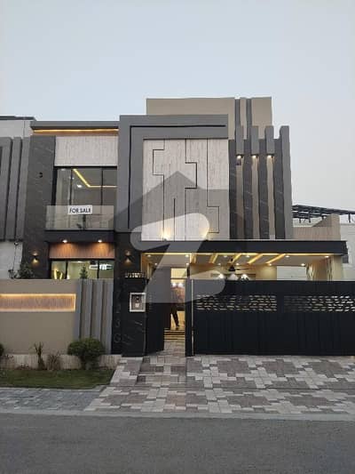 10 Marla Ultra Modern Design House For Sale Central Park