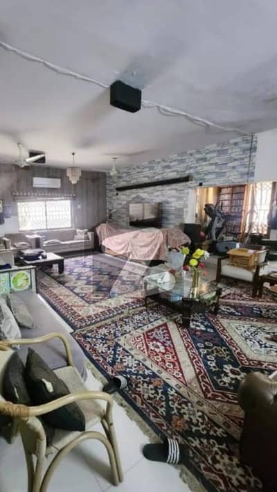 ڈی ایچ اے فیز 4 ڈی ایچ اے ڈیفینس,کراچی میں 3 کمروں کا 1 کنال مکان 8.5 کروڑ میں برائے فروخت۔