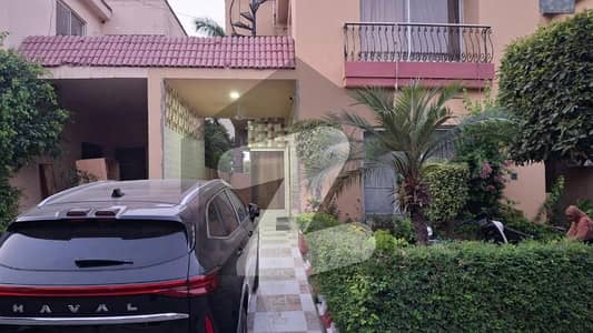 بحریہ ٹاؤن سفاری ولاز بحریہ ٹاؤن سیکٹر B,بحریہ ٹاؤن,لاہور میں 3 کمروں کا 7 مرلہ مکان 2.1 کروڑ میں برائے فروخت۔