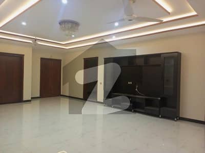 1 Kanal Corner House Is For Sale