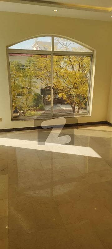 بحریہ انکلیو - سیکٹر سی 1 بحریہ انکلیو,بحریہ ٹاؤن,اسلام آباد میں 5 کمروں کا 10 مرلہ مکان 1.7 لاکھ میں کرایہ پر دستیاب ہے۔