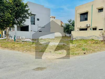 ڈی ایچ اے 9 ٹاؤن ۔ بلاک بی ڈی ایچ اے 9 ٹاؤن,ڈیفنس (ڈی ایچ اے),لاہور میں 5 مرلہ رہائشی پلاٹ 1.3 کروڑ میں برائے فروخت۔