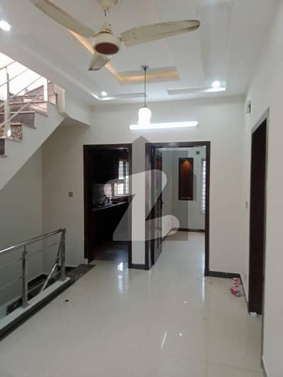 4 MARLA BEAUTIFUL UPPER PORTION FOR RENT IN G-13 ISLAMABAD IDIAL LOCATION