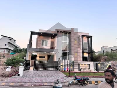 Reserve A Centrally Located House In Naval Anchorage