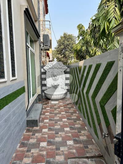 بحریہ ٹاؤن سیکٹر B بحریہ ٹاؤن,لاہور میں 3 کمروں کا 5 مرلہ مکان 2.35 کروڑ میں برائے فروخت۔