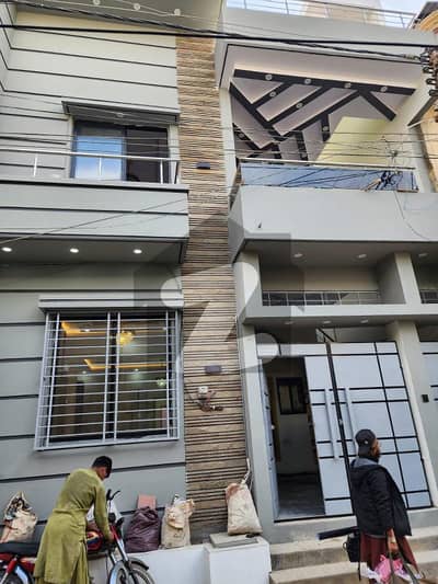 گلشنِ اقبال - بلاک 6 گلشنِ اقبال,گلشنِ اقبال ٹاؤن,کراچی میں 4 کمروں کا 5 مرلہ مکان 4.5 کروڑ میں برائے فروخت۔