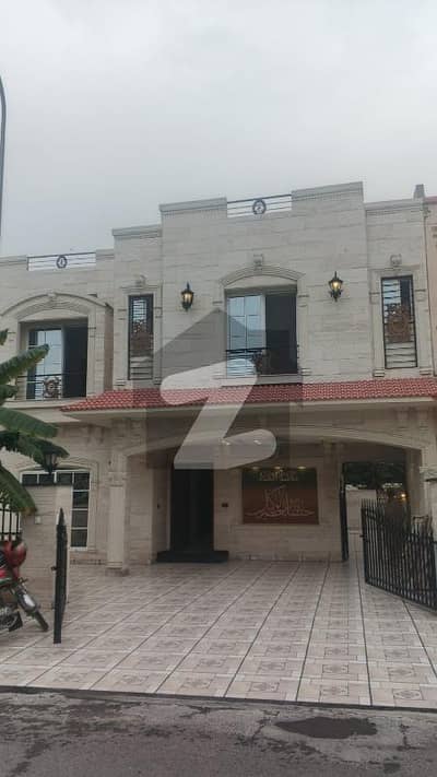 10 Marla Top Quality Build Luxurious Beautiful Modern Design Villa For Sale In DHA Lahore Phase 6 Raya Prime Location
