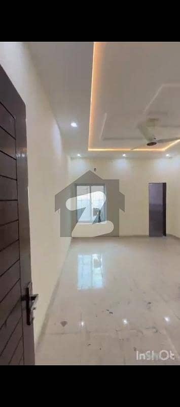 نشیمنِ اقبال فیز 2 نشیمنِ اقبال,لاہور میں 2 کمروں کا 10 مرلہ زیریں پورشن 70.0 ہزار میں کرایہ پر دستیاب ہے۔