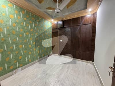 سیٹلائٹ ٹاؤن - 6 ویں روڈ سیٹیلائیٹ ٹاؤن - بلاک ڈی,سیٹیلائیٹ ٹاؤن,راولپنڈی میں 2 کمروں کا 5 مرلہ بالائی پورشن 55.0 ہزار میں کرایہ پر دستیاب ہے۔