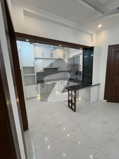 گلریز ہاؤسنگ سوسائٹی فیز 2 گلریز ہاؤسنگ سکیم,راولپنڈی میں 4 کمروں کا 5 مرلہ مکان 2.75 کروڑ میں برائے فروخت۔