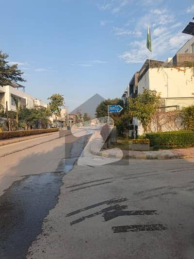 بحریہ انکلیو - سیکٹر سی بحریہ انکلیو,بحریہ ٹاؤن,اسلام آباد میں 1 کنال رہائشی پلاٹ 3.95 کروڑ میں برائے فروخت۔