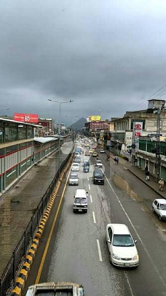 Spacious Main Road Showrooms Available On Rent For Brands