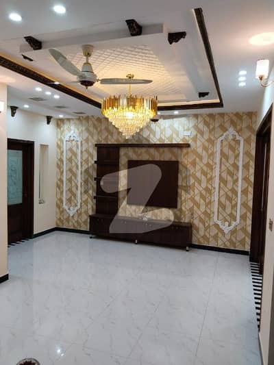 جوہر ٹاؤن فیز 2 جوہر ٹاؤن,لاہور میں 3 کمروں کا 5 مرلہ مکان 95.0 ہزار میں کرایہ پر دستیاب ہے۔