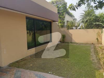 ڈی ایچ اے فیز 4 - بلاک ڈبل جی فیز 4,ڈیفنس (ڈی ایچ اے),لاہور میں 3 کمروں کا 1 کنال بالائی پورشن 1.35 لاکھ میں کرایہ پر دستیاب ہے۔