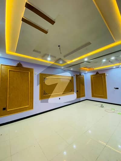 گرین ٹاؤن فیصل آباد میں 2 کمروں کا 5 مرلہ بالائی پورشن 30.0 ہزار میں کرایہ پر دستیاب ہے۔