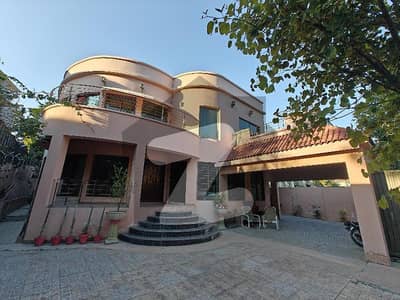 ایف ۔ 6/2 ایف ۔ 6,اسلام آباد میں 11 کمروں کا 2 کنال مکان 14.0 لاکھ میں کرایہ پر دستیاب ہے۔