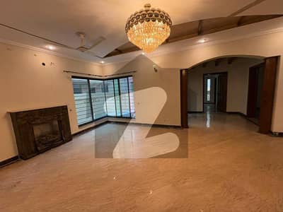 ڈی ایچ اے فیز 3 - بلاک ڈبل ایکس فیز 3,ڈیفنس (ڈی ایچ اے),لاہور میں 5 کمروں کا 1 کنال مکان 3.5 لاکھ میں کرایہ پر دستیاب ہے۔ ڈی ایچ اے فیز 3 - بلاک ڈبل ایکس فیز 3,ڈیفنس (ڈی ایچ اے),لاہور میں 5 کمروں کا 1 کنال مکان 3.5 لاکھ میں کرایہ پر دستیاب ہے۔