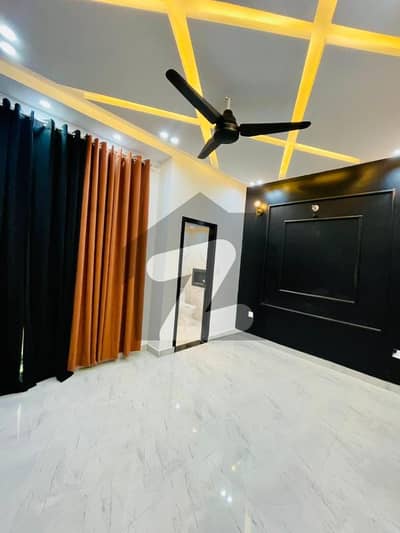 الکبیر ٹاؤن - فیز 2 الکبیر ٹاؤن,رائیونڈ روڈ,لاہور میں 3 کمروں کا 3 مرلہ مکان 1.3 کروڑ میں برائے فروخت۔