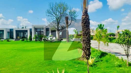 بیدیاں روڈ لاہور میں 3 کمروں کا 8 کنال فارم ہاؤس 15.0 کروڑ میں برائے فروخت۔