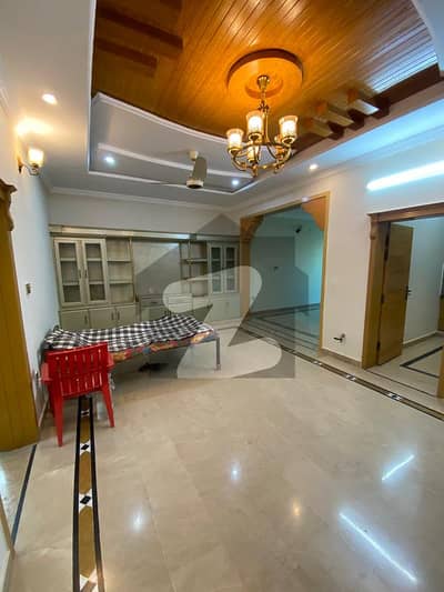 جی ۔ 13 اسلام آباد میں 4 کمروں کا 7 مرلہ مکان 1.7 لاکھ میں کرایہ پر دستیاب ہے۔