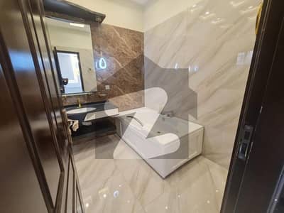 بحریہ انکلیو - سیکٹر ایچ بحریہ انکلیو,بحریہ ٹاؤن,اسلام آباد میں 3 کمروں کا 5 مرلہ مکان 2.75 کروڑ میں برائے فروخت۔