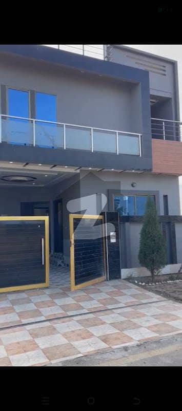 سٹی ہاؤسنگ سمندری روڈ سٹی ہاؤسنگ,فیصل آباد میں 3 کمروں کا 5 مرلہ مکان 1.5 کروڑ میں برائے فروخت۔