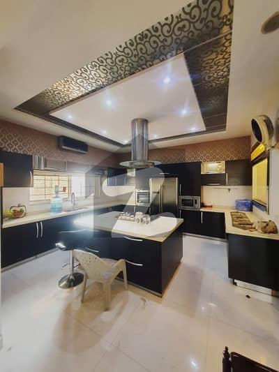 ڈی ایچ اے فیز 6 - بلاک ایچ فیز 6,ڈیفنس (ڈی ایچ اے),لاہور میں 5 کمروں کا 1 کنال مکان 12.5 کروڑ میں برائے فروخت۔