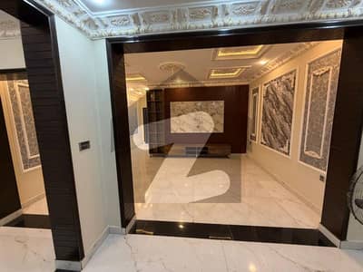 خدا بخش کالونی کینٹ,لاہور میں 3 کمروں کا 5 مرلہ مکان 2.35 کروڑ میں برائے فروخت۔