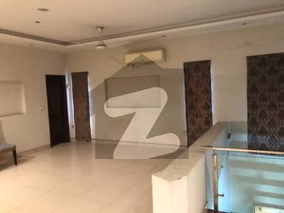 ڈی ایچ اے فیز 4 ڈیفنس (ڈی ایچ اے),لاہور میں 3 کمروں کا 1 کنال مکان 1.35 لاکھ میں کرایہ پر دستیاب ہے۔