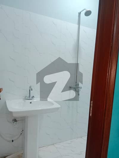 سلی ٹاؤن ۔ بلاک اے سلی ٹاؤن,لاہور میں 2 کمروں کا 6 مرلہ زیریں پورشن 50.0 ہزار میں کرایہ پر دستیاب ہے۔