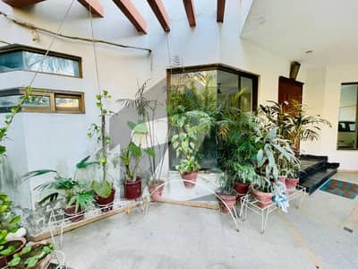 بھٹہ چوک لاہور میں 3 کمروں کا 15 مرلہ زیریں پورشن 75.0 ہزار میں کرایہ پر دستیاب ہے۔