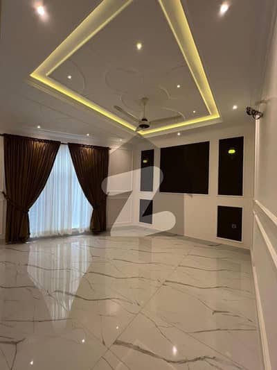 10 Marla Brand New Beautiful Lower Portion For Rent