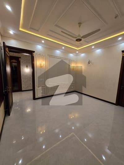 2KANAL USED BUNGALOW FOR SALE ON 80 FEET ROAD WITH 10 KV SOLAR