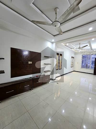 جی ۔ 13 اسلام آباد میں 3 کمروں کا 7 مرلہ زیریں پورشن 90.0 ہزار میں کرایہ پر دستیاب ہے۔