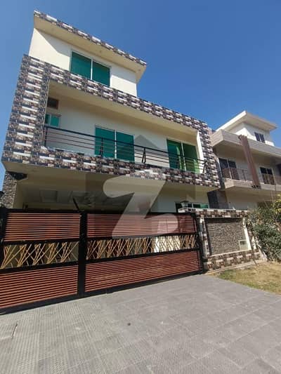 جی ۔ 15 اسلام آباد میں 5 کمروں کا 7 مرلہ مکان 3.68 کروڑ میں برائے فروخت۔