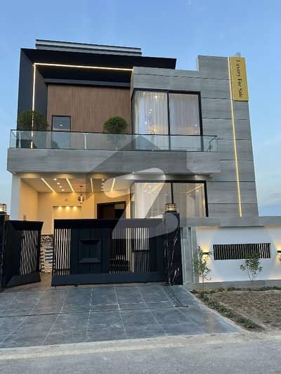 سٹی ہاؤسنگ فیز 1 سٹی ہاؤسنگ,ملتان میں 3 کمروں کا 5 مرلہ مکان 1.35 کروڑ میں برائے فروخت۔