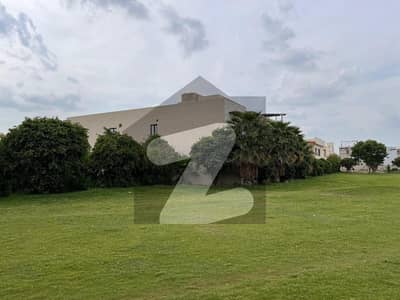 کینٹ ملتان میں 6 کمروں کا 2 کنال مکان 14.5 کروڑ میں برائے فروخت۔