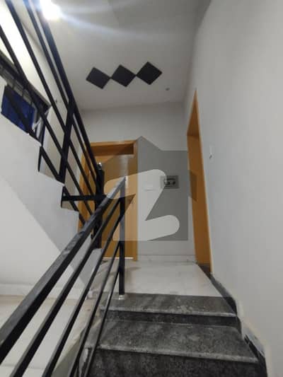 آئی ۔ 11 اسلام آباد میں 2 کمروں کا 4 مرلہ بالائی پورشن 55.0 ہزار میں کرایہ پر دستیاب ہے۔