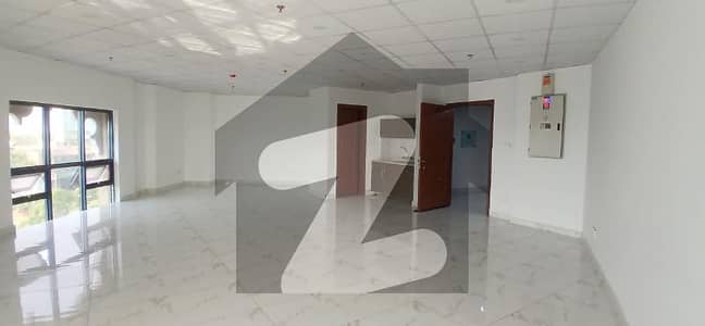 مین بلیوارڈ گلبرگ گلبرگ,لاہور میں 4 مرلہ دفتر 1.25 لاکھ میں کرایہ پر دستیاب ہے۔