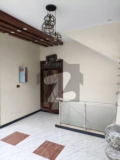 سادی ٹاؤن - بلاک 5 سعدی ٹاؤن,سکیم 33,کراچی میں 8 کمروں کا 10 مرلہ مکان 3.75 کروڑ میں برائے فروخت۔