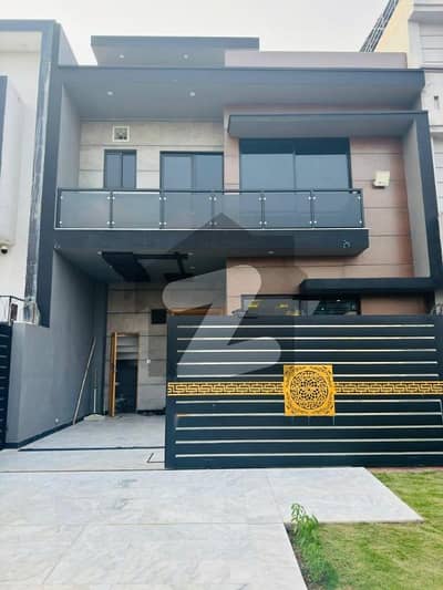 ڈی ۔ 12/4 ڈی ۔ 12,اسلام آباد میں 3 کمروں کا 5 مرلہ مکان 6.5 کروڑ میں برائے فروخت۔