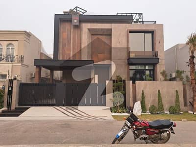 ڈی ایچ اے فیز 3 - بلاک وائے فیز 3,ڈیفنس (ڈی ایچ اے),لاہور میں 4 کمروں کا 1 کنال مکان 2.5 لاکھ میں کرایہ پر دستیاب ہے۔